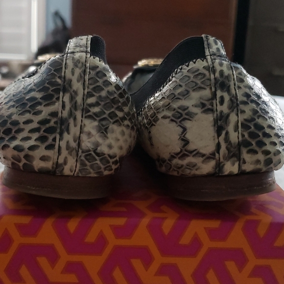 Tory Burch snake skin leather ballet flats - Picture 2 of 5